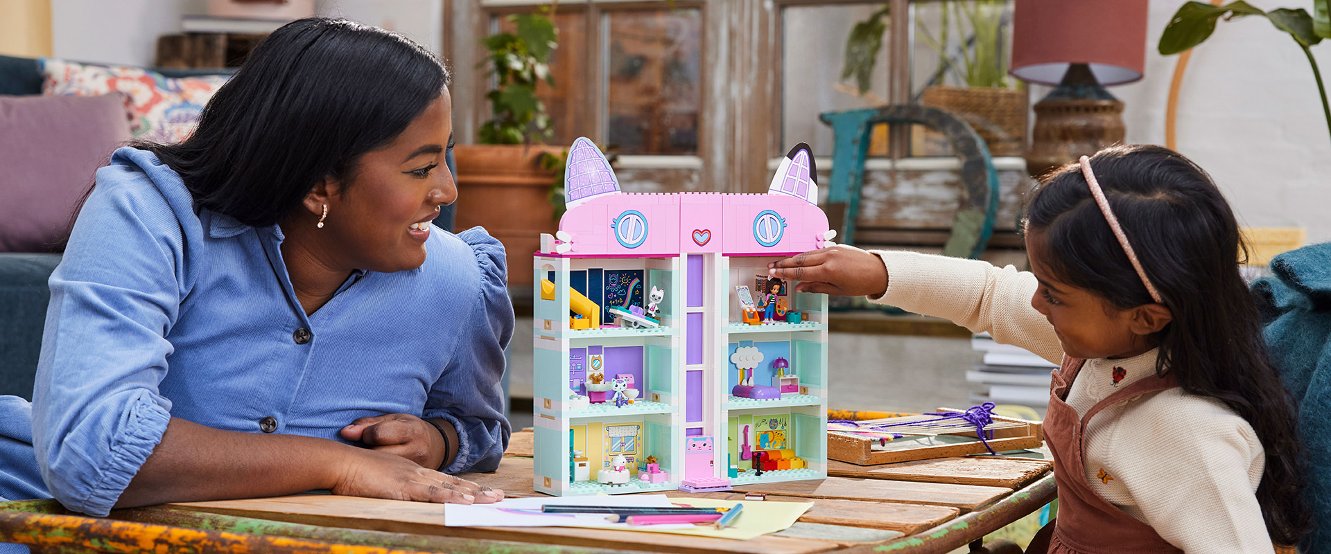 https://universalproductsexperiences.films.apps.nbcuni.com/storage/gabby-lego-desk-647e7bc37f294.jpg