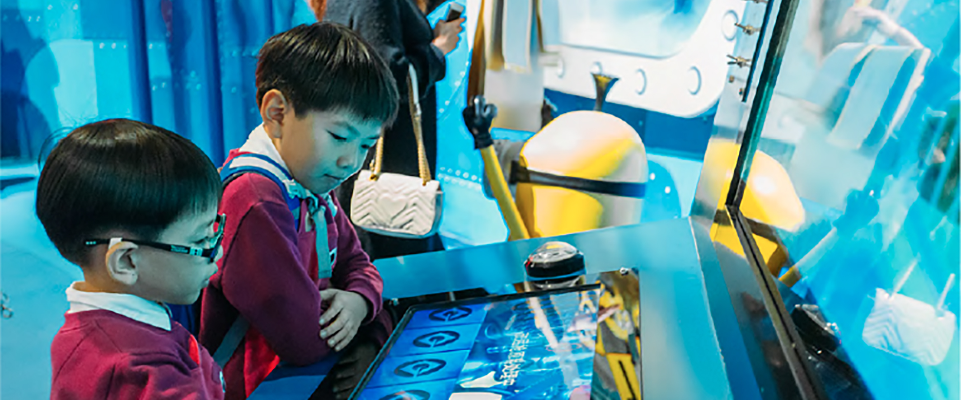 https://universalproductsexperiences.films.apps.nbcuni.com/storage/minionsexperience-banner-5c4a7d2417acc.jpg