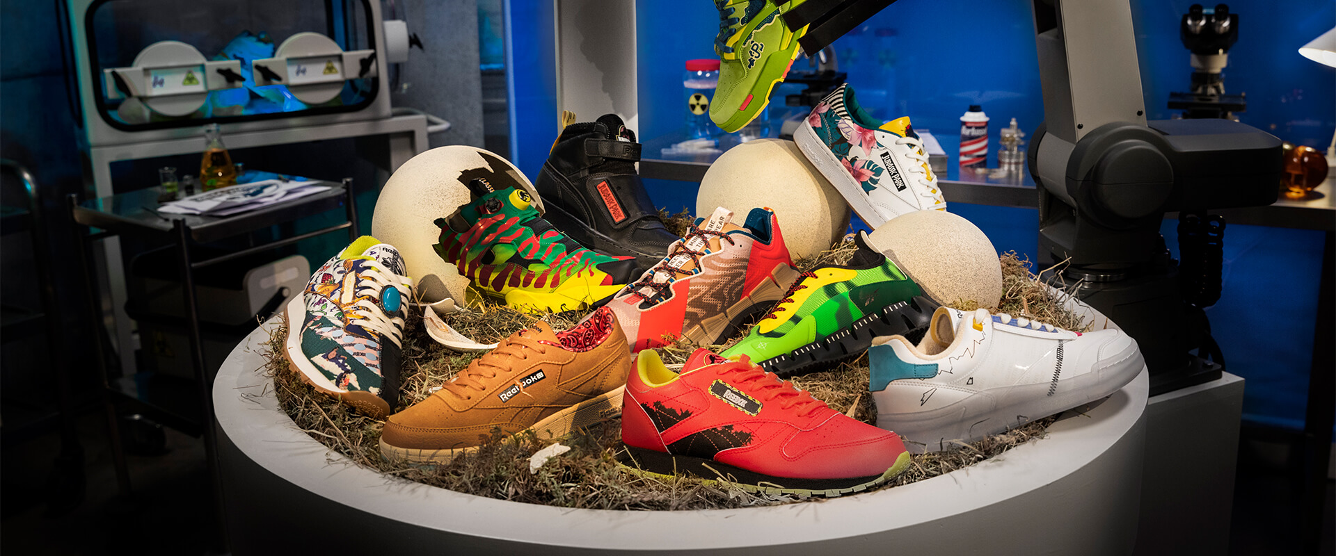 https://universalproductsexperiences.films.apps.nbcuni.com/storage/news-reebok-jurassicpark-banner-desktop-613bf88177203.jpg
