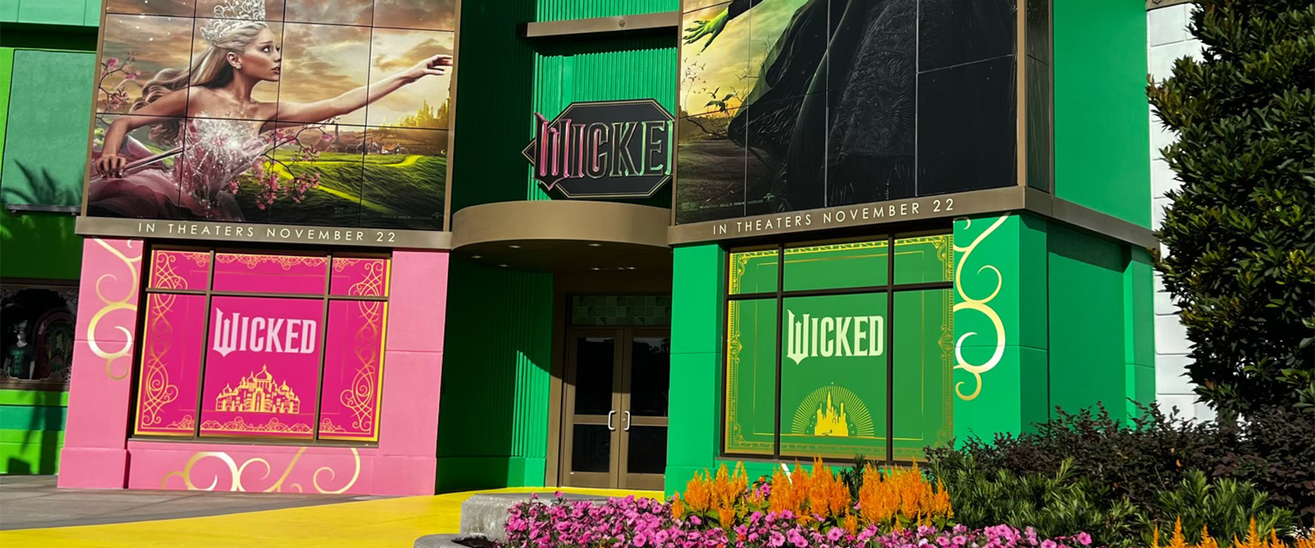 https://universalproductsexperiences.films.apps.nbcuni.com/storage/news-uor-wicked-experience-desktop-675c8b327f06b.jpg